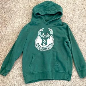 Youth Milwaukee Bucks Hoodie Medium